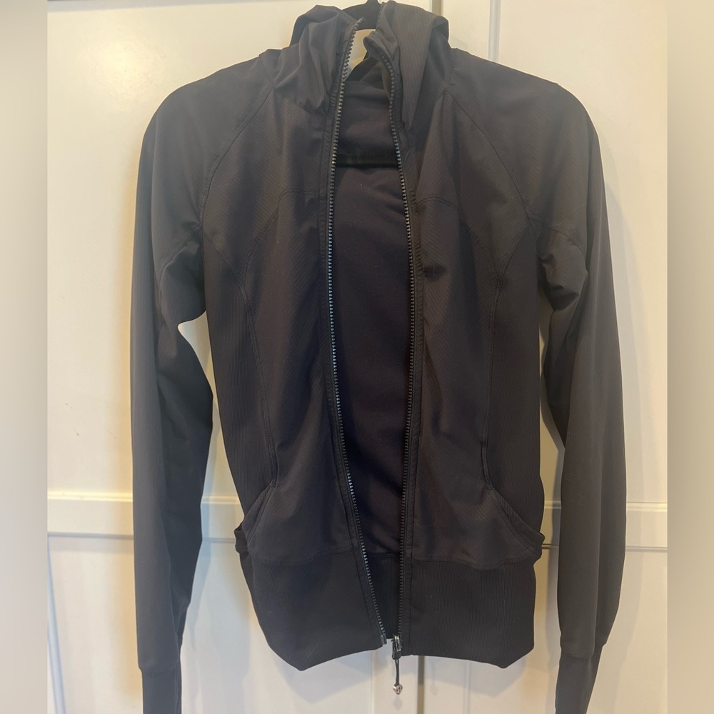 lululemon Women’s Zip Up Jacket in Black
